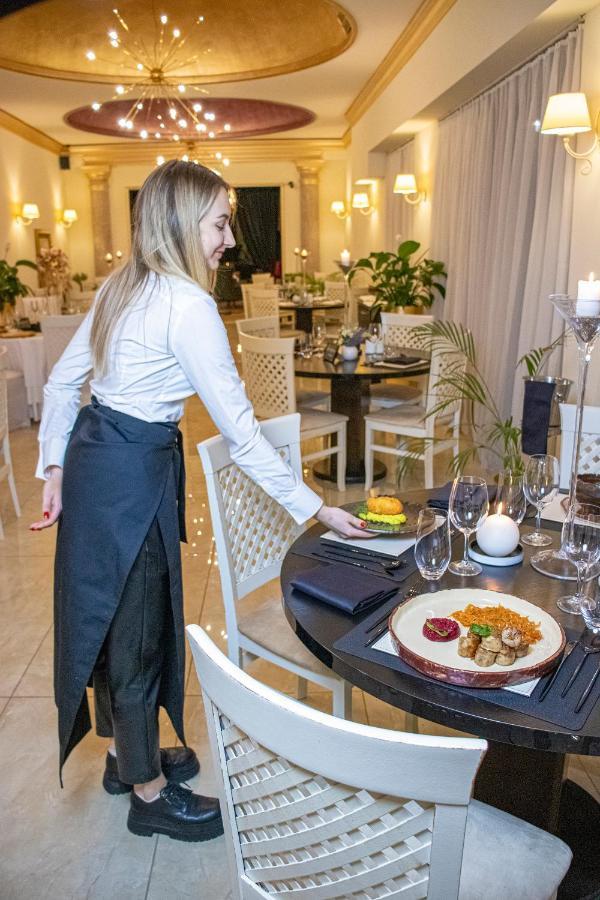 Hotel Capital With Private Wellness Nitra Exteriör bild