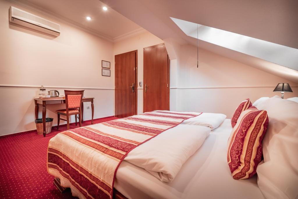 Hotel Capital With Private Wellness Nitra Exteriör bild