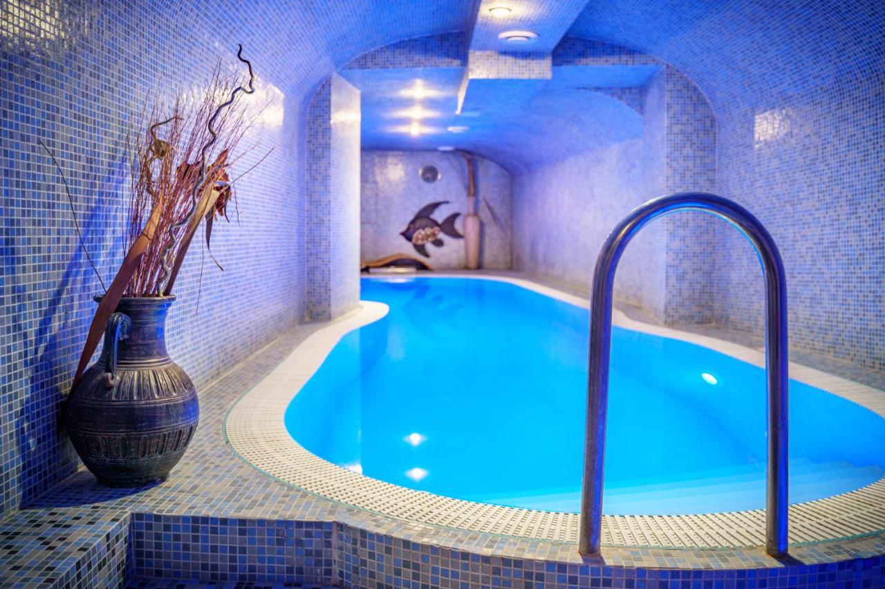 Hotel Capital With Private Wellness Nitra Exteriör bild