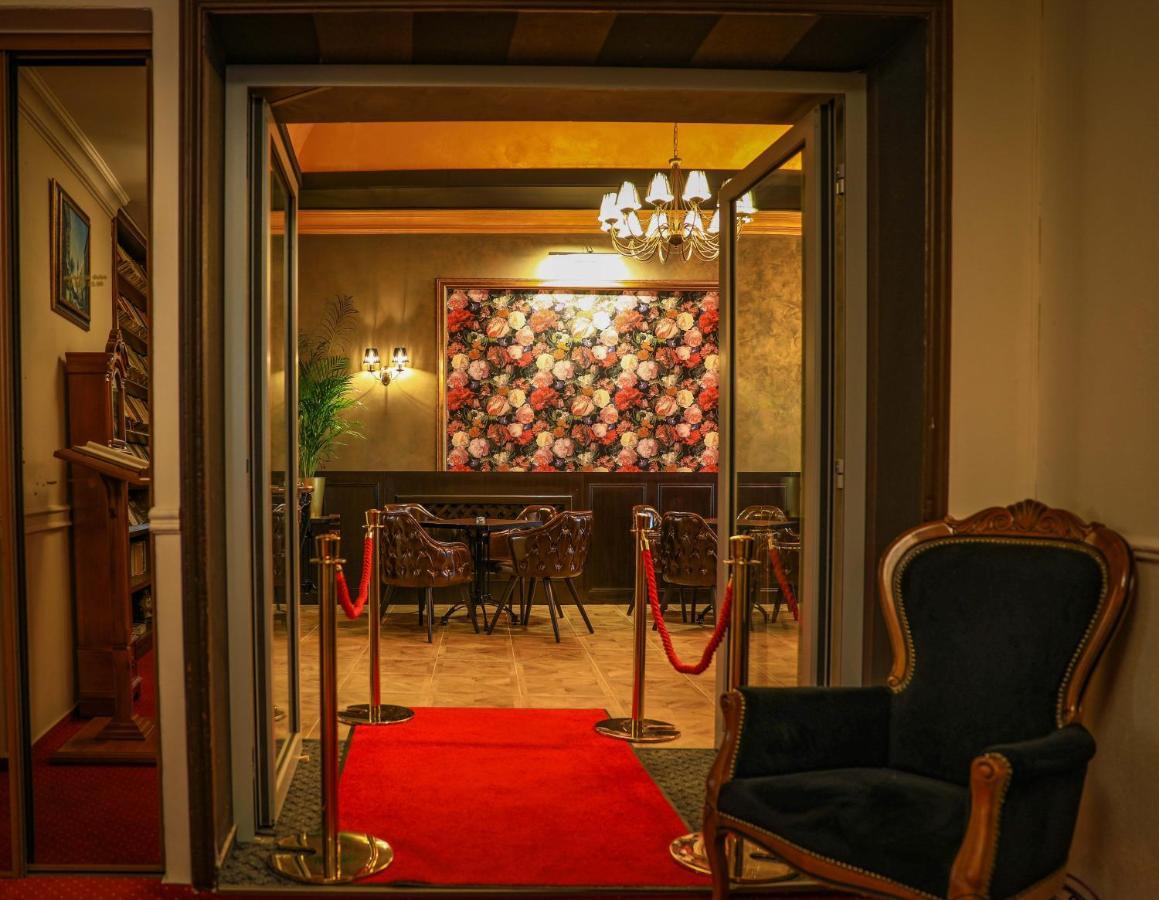 Hotel Capital With Private Wellness Nitra Exteriör bild